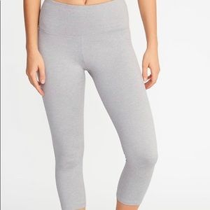 Old Navy Highwaisted Cropped Leggings